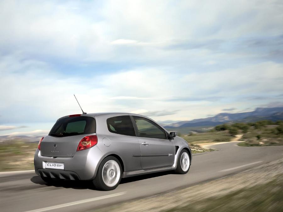  Renault Clio R.S. 2.0 16V 2006 года  (фото 46 из 125)